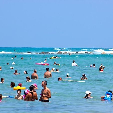 Isramax Low-Cost Apartment Near The Sea. 巴特亚姆 外观 照片