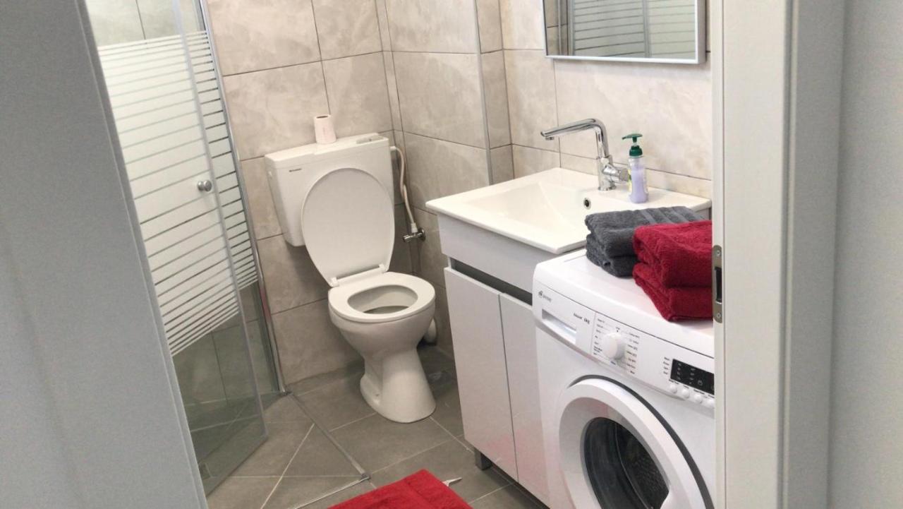 Isramax Low-Cost Apartment Near The Sea. 巴特亚姆 外观 照片