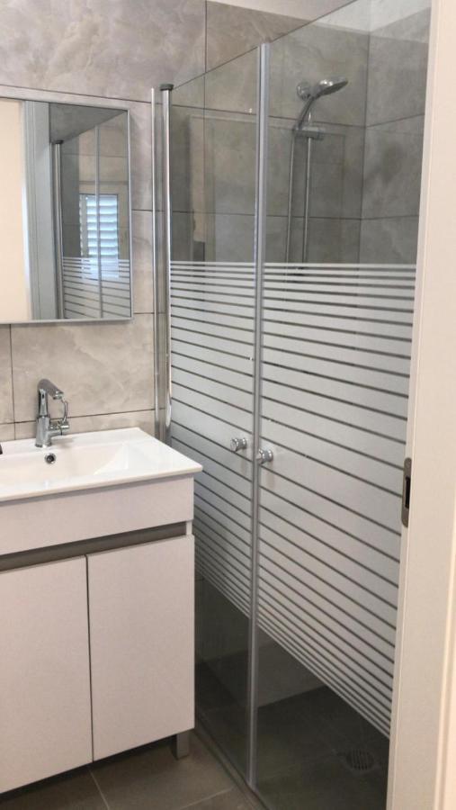 Isramax Low-Cost Apartment Near The Sea. 巴特亚姆 外观 照片