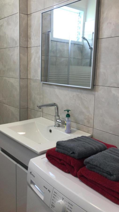 Isramax Low-Cost Apartment Near The Sea. 巴特亚姆 外观 照片