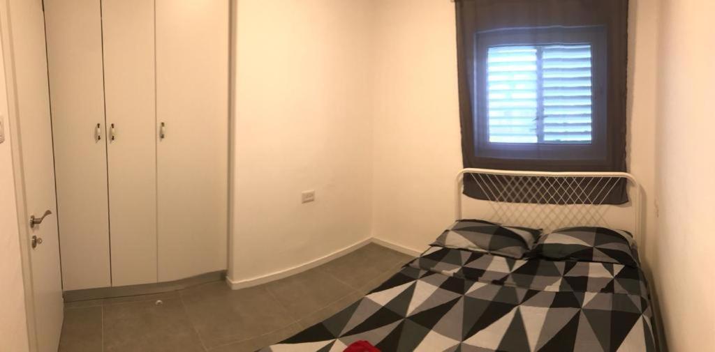 Isramax Low-Cost Apartment Near The Sea. 巴特亚姆 外观 照片