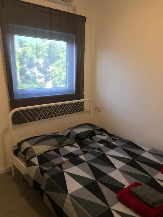 Isramax Low-Cost Apartment Near The Sea. 巴特亚姆 外观 照片