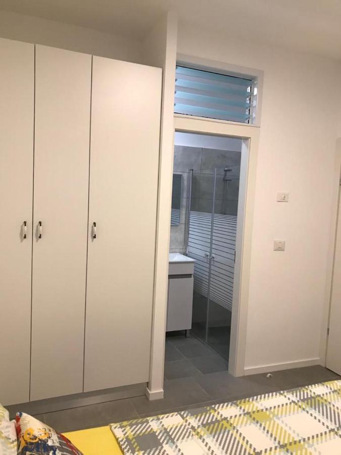 Isramax Low-Cost Apartment Near The Sea. 巴特亚姆 外观 照片