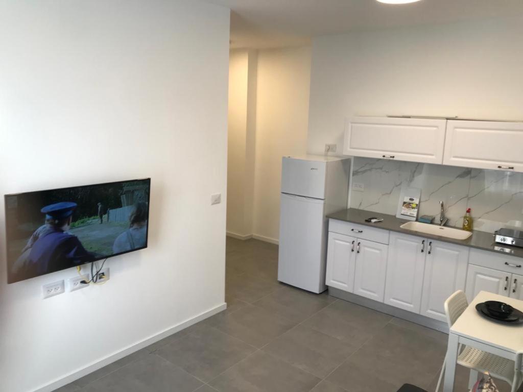 Isramax Low-Cost Apartment Near The Sea. 巴特亚姆 外观 照片